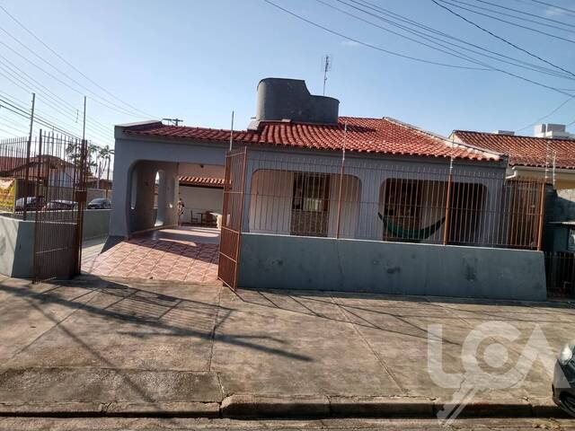 #212 - Casa para Venda em Caraguatatuba - SP